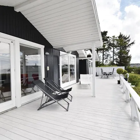 Four-bedroom Holiday In