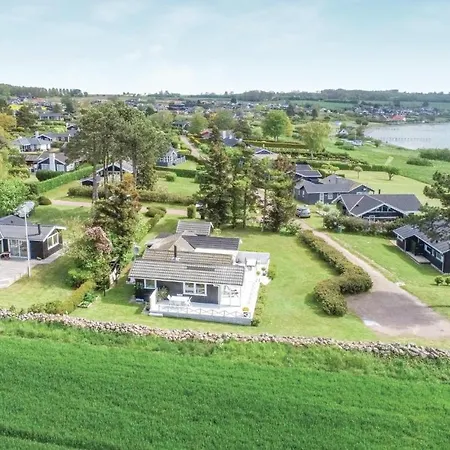 Four-bedroom Holiday In * 福堡