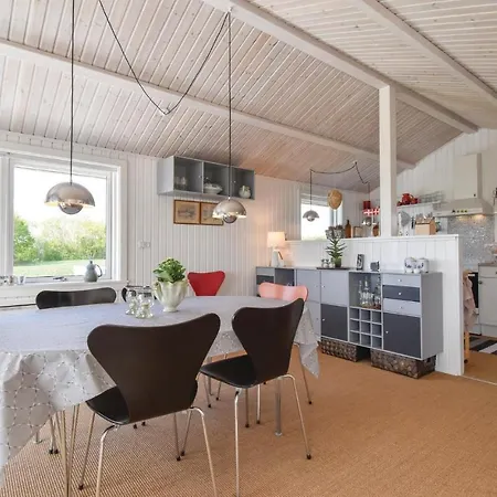 度假居 Four-bedroom Holiday In *