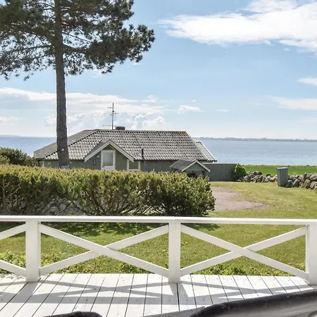 Four-bedroom Holiday In 度假居 *
